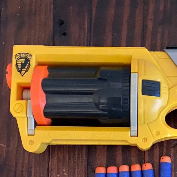 NERF N-Strike Maverick Rev-6 Quick Firing Blaster Rotating Barrel Dart Gun toy - Picture 5 of 5